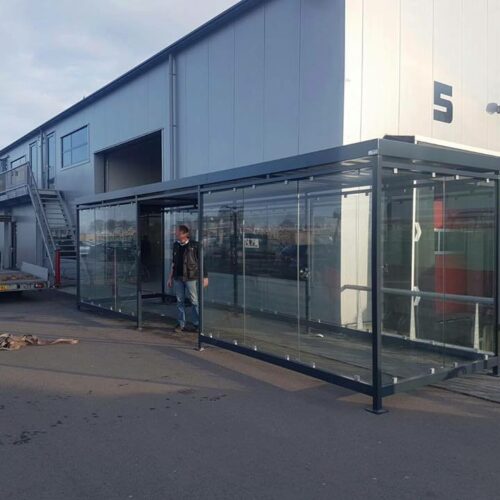 Rookoverkapping Myla 199 Rookruimte 8x2m met glazen wanden.